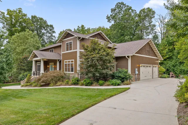$1,450,000 | 714 Berry Spring Path, Signal Mountain, TN 37377