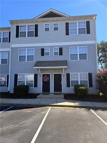 $2,600 | 220 Campus Drive, Unit H, Central, SC 29630