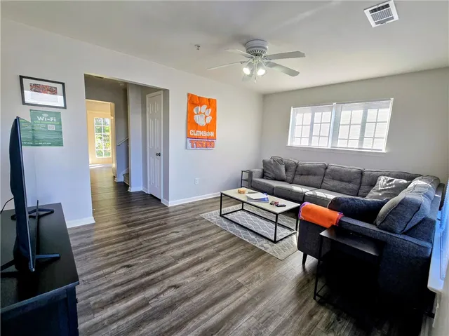 $2,600 | 220 Campus Drive, Unit H, Central, SC 29630