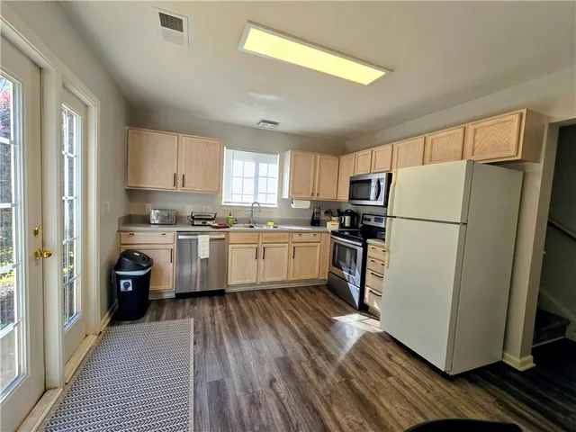 $2,600 | 220 Campus Drive, Unit H, Central, SC 29630