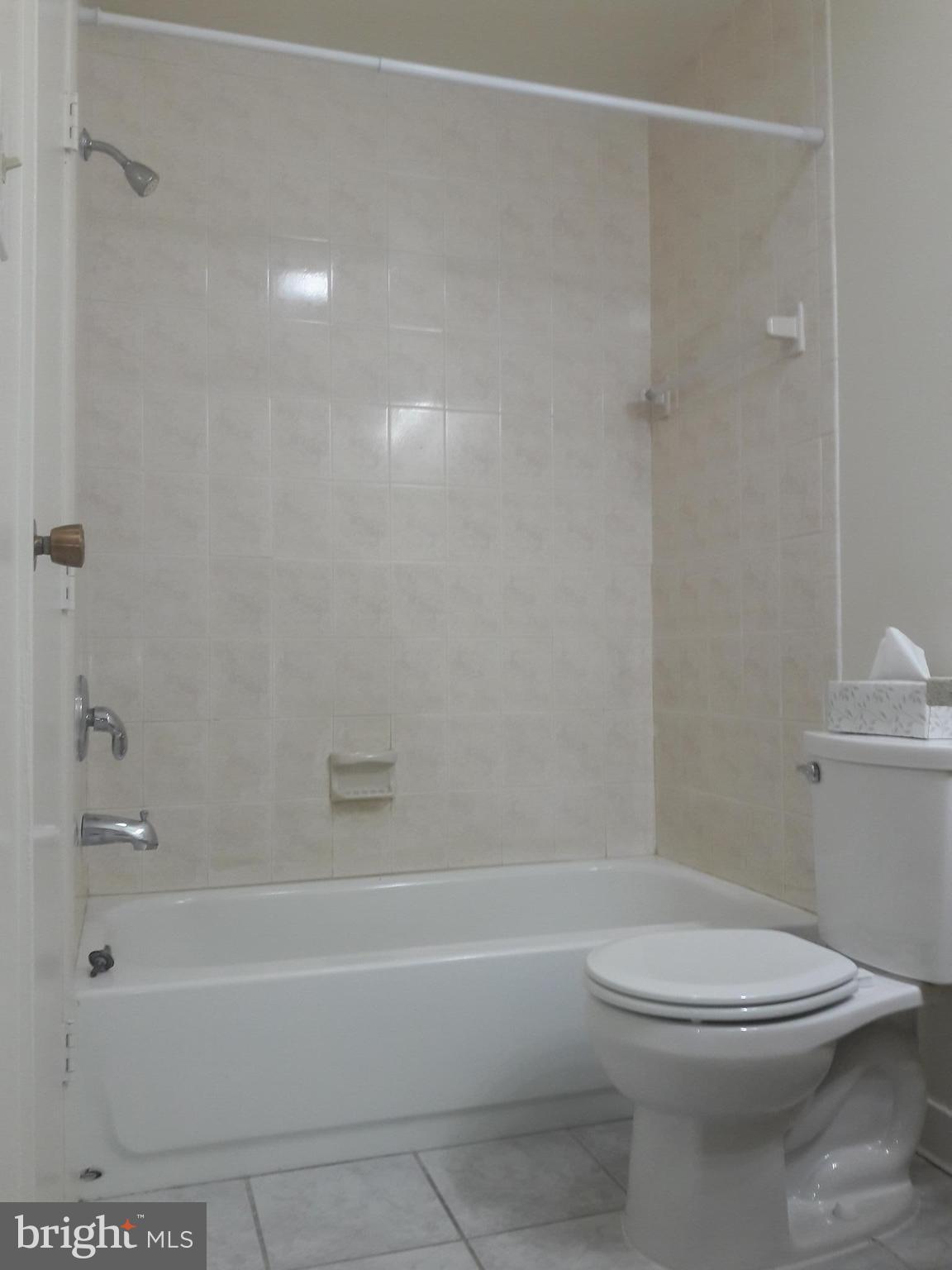 5806 Royal Ridge Drive, Unit E Springfield, VA 22152 - Photo 10 of 14 Bath (Master)