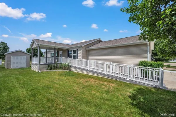 $149,900 | 289 Pompano Court, Lapeer, MI 48446