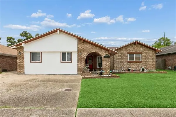 $295,000 | 4036 Post Drive, Harvey, LA 70058