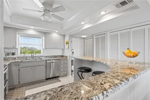 $350,000 | 5300 Highway A1A, Unit 401, Vero Beach, FL 32963