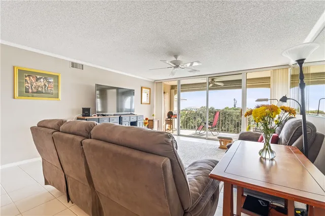 $350,000 | 5300 Highway A1A, Unit 401, Vero Beach, FL 32963