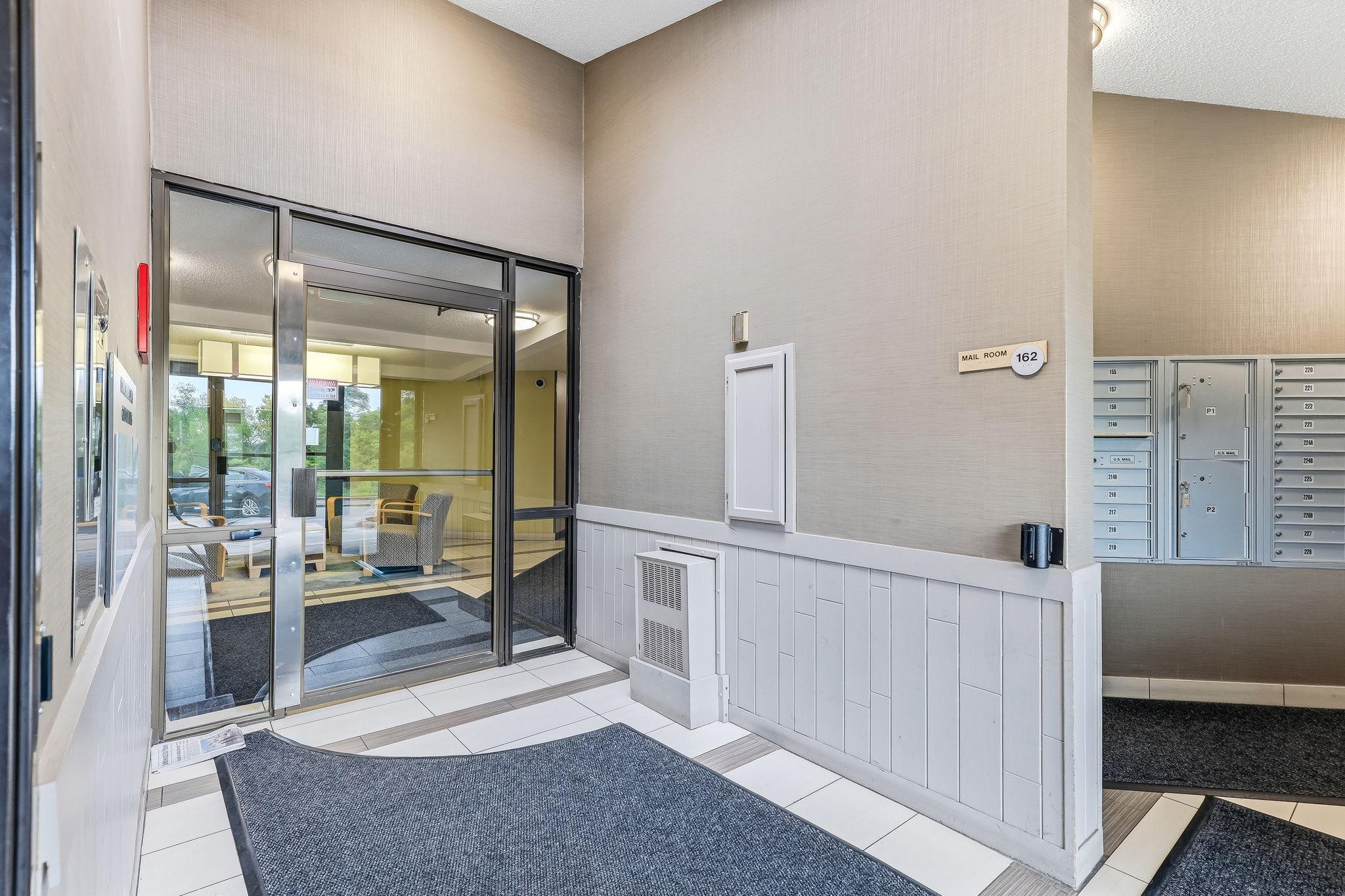 1700 Four Oaks Road, Unit 331 Eagan, MN 55121 - Photo 5 of 37