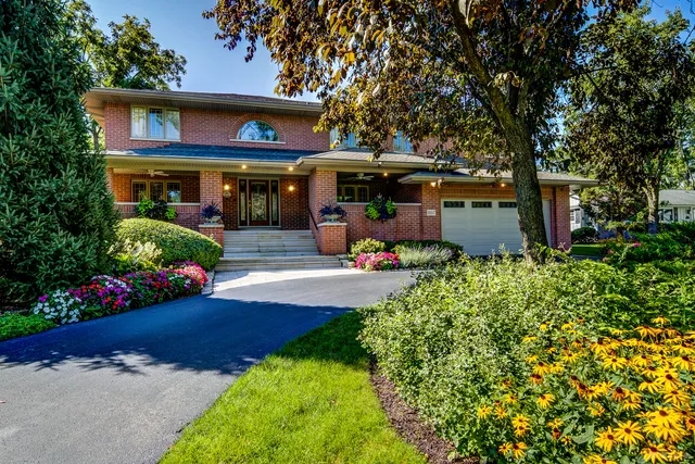 $1,199,999 | 807 Hitchcock Avenue, Lisle, IL 60532