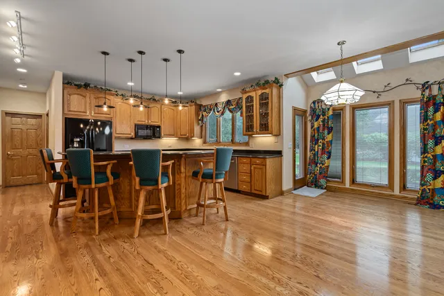 $1,199,999 | 807 Hitchcock Avenue, Lisle, IL 60532