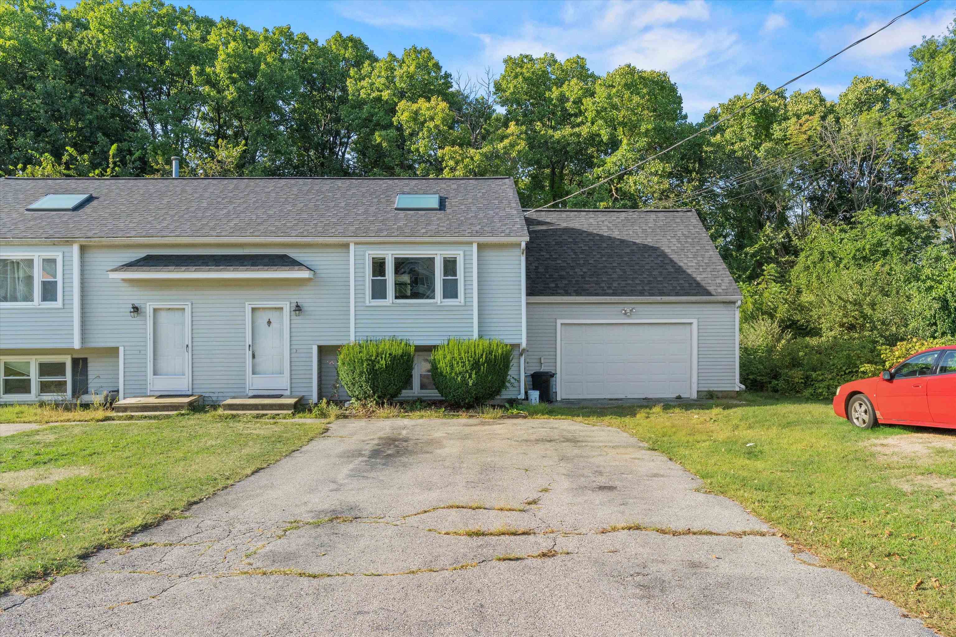 90 R Derryfield Road, Unit R Derry, NH 03038 - Photo 3 of 35
