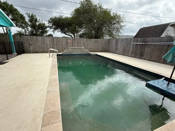 $1,950 | 4810 Crepe Myrtle Lane, Pasadena, TX 77505