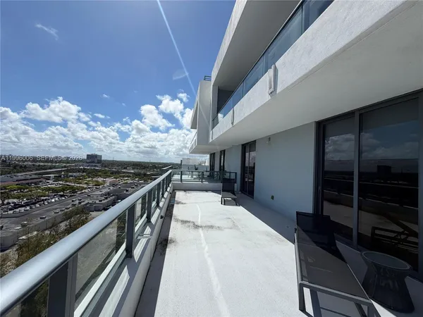 $5,300 | 2960 Northeast 207th Street, Unit 1101, Aventura, FL 33180