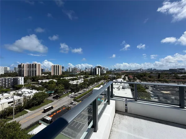 $5,300 | 2960 Northeast 207th Street, Unit 1101, Aventura, FL 33180