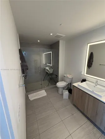 $5,300 | 2960 Northeast 207th Street, Unit 1101, Aventura, FL 33180