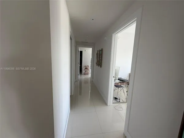 $5,300 | 2960 Northeast 207th Street, Unit 1101, Aventura, FL 33180