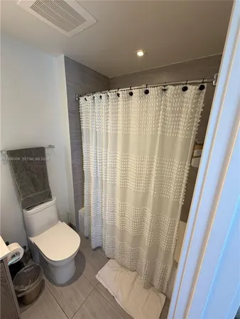 $5,300 | 2960 Northeast 207th Street, Unit 1101, Aventura, FL 33180