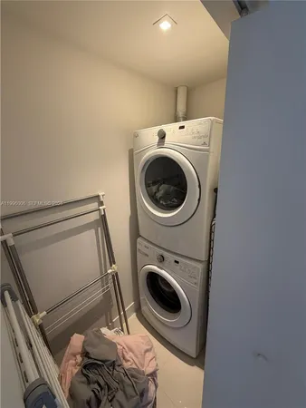 $5,300 | 2960 Northeast 207th Street, Unit 1101, Aventura, FL 33180