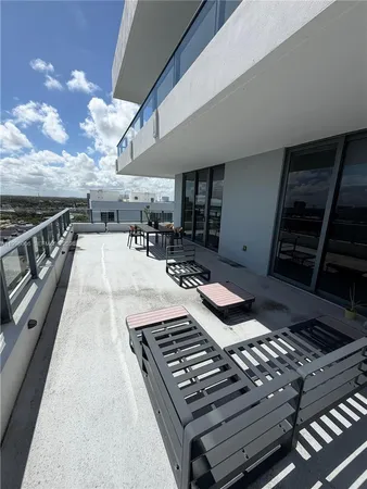 $5,300 | 2960 Northeast 207th Street, Unit 1101, Aventura, FL 33180