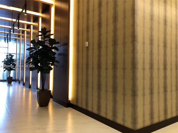 $5,300 | 2960 Northeast 207th Street, Unit 1101, Aventura, FL 33180
