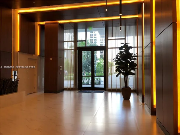 $5,300 | 2960 Northeast 207th Street, Unit 1101, Aventura, FL 33180