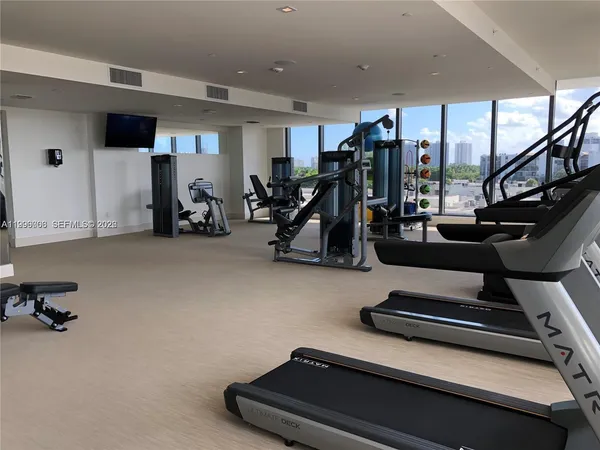 $5,300 | 2960 Northeast 207th Street, Unit 1101, Aventura, FL 33180