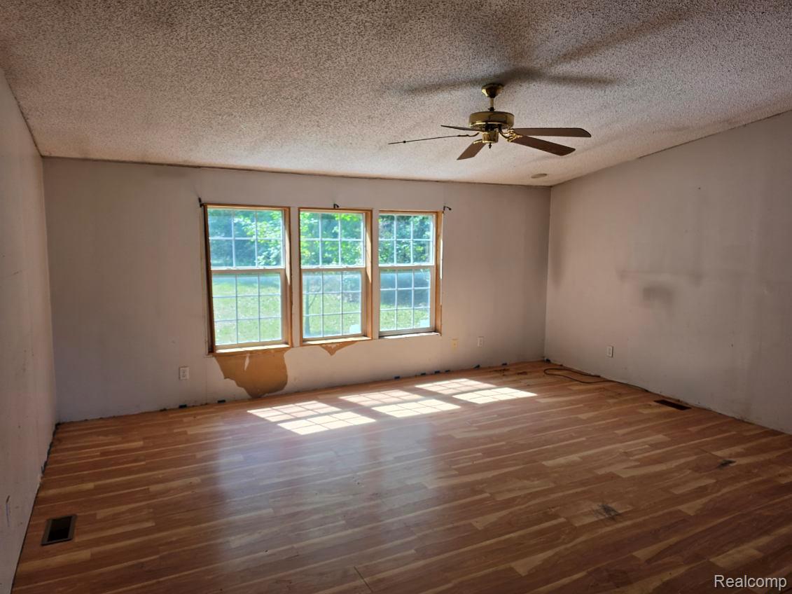 3897 Swaffer Road Millington, MI 48746 - Photo 6 of 16 image000007(1).jpg