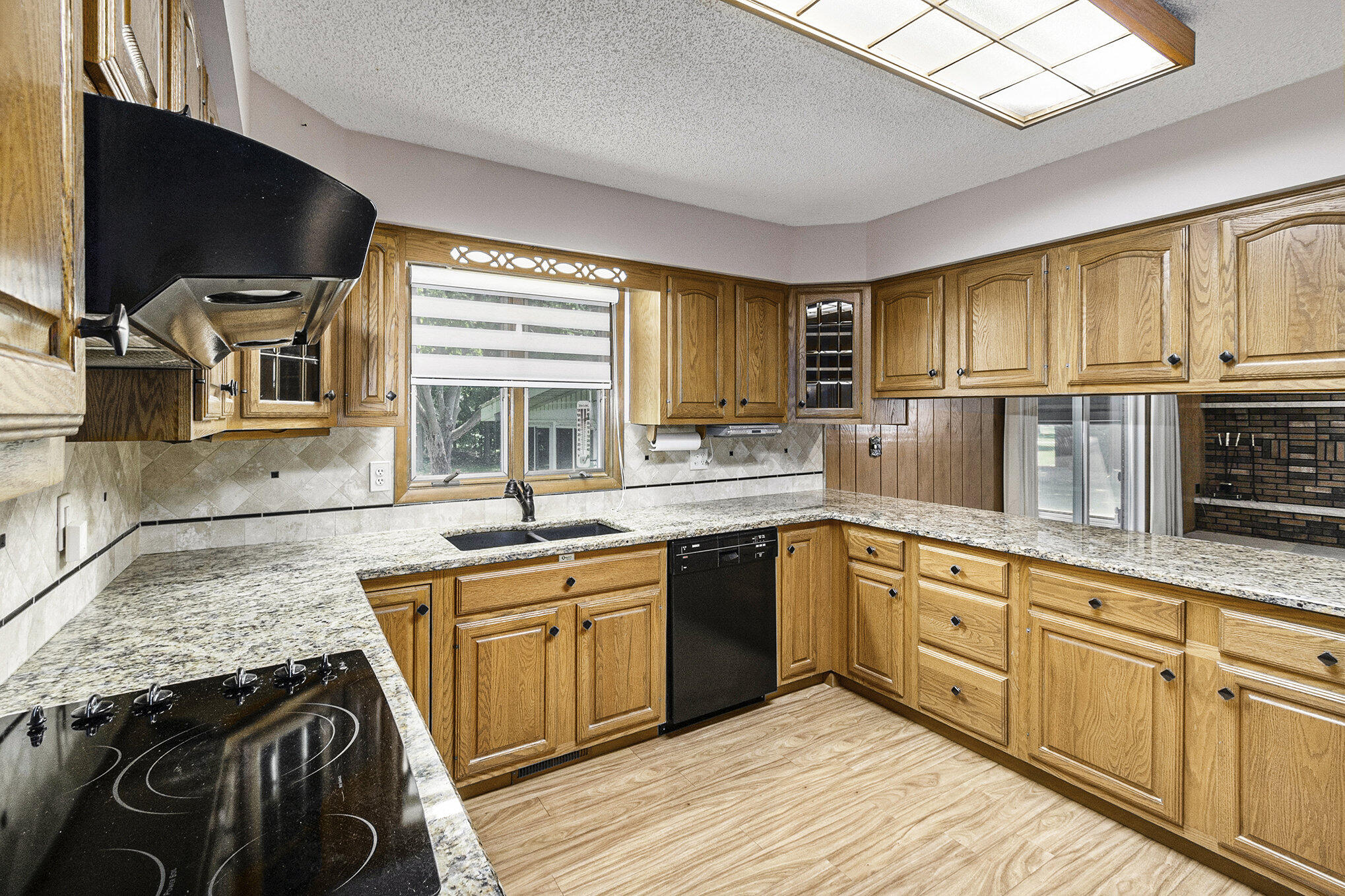 3126 North Stewart Road Charlotte, MI 48813 - Photo 5 of 31 012_ndp1255
