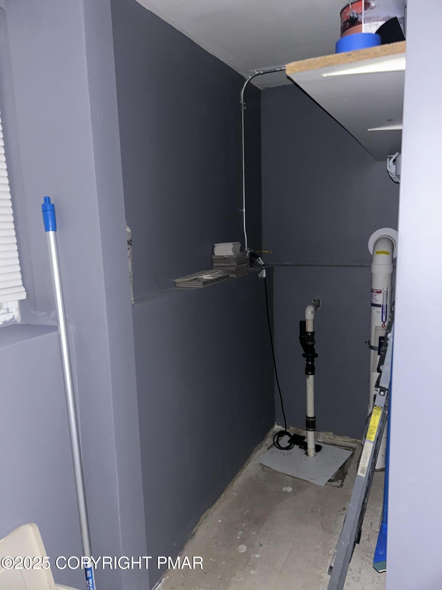 1152 Steele Circle Bushkill, PA 18324 - Photo 34 of 39 a bathroom with a sink