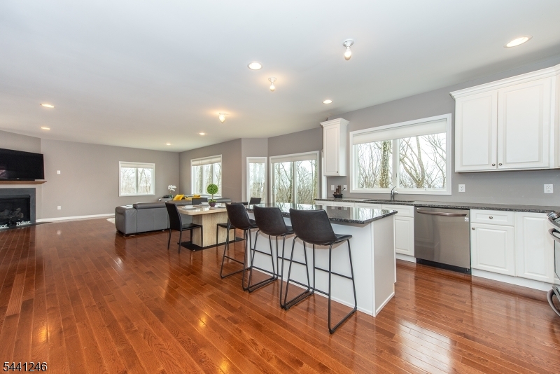 18 Puddingstone Road Morris Plains, NJ 07950 - Photo 9 of 19