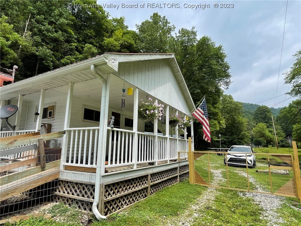 725 Cottontree Road Walton, WV 25286 - Photo 8 of 33 Gallery Image 8