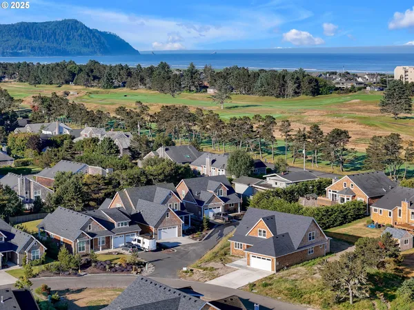 $1,075,000 | 645 Meadow Lane, Gearhart, OR 97138