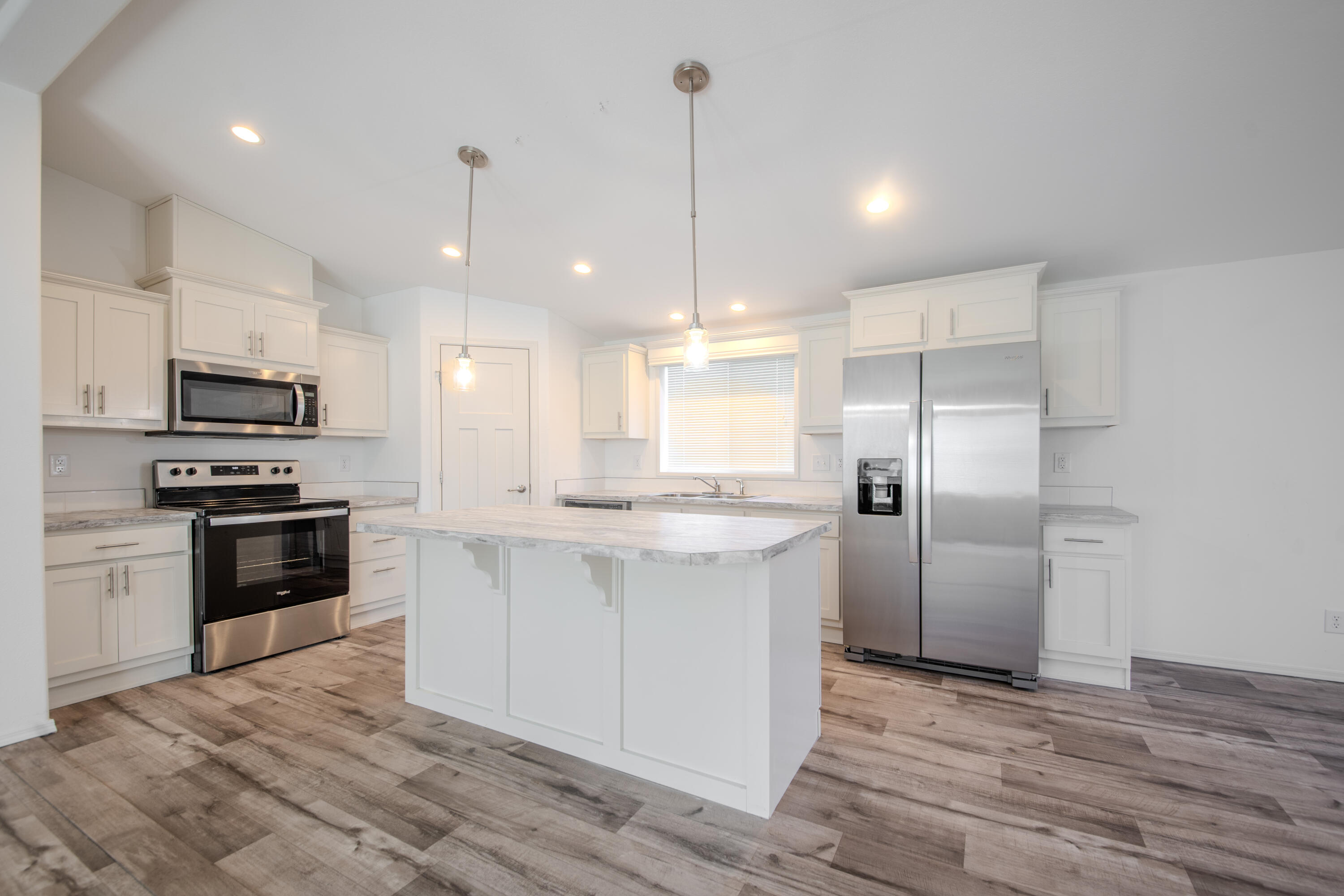 61000 Brosterhous Road, Unit 29 Bend, OR 97702 - Photo 8 of 34 Kitchen