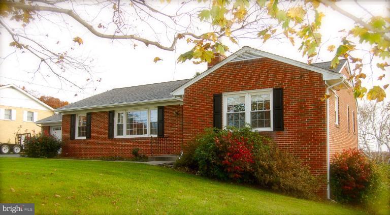 25201 Woodfield Road Damascus, MD 20872 - Photo 2 of 24 Exterior (Front)