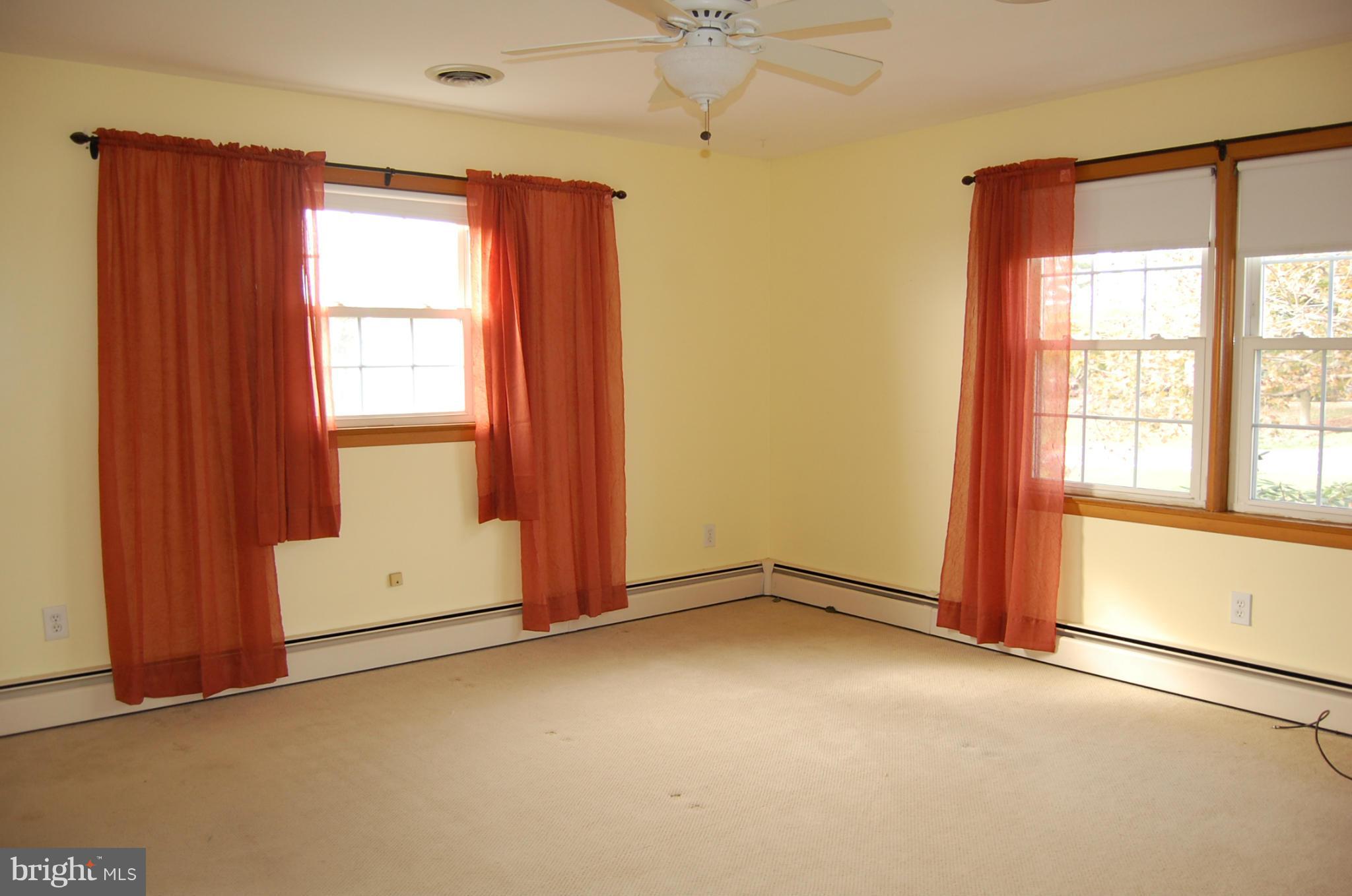 25201 Woodfield Road Damascus, MD 20872 - Photo 11 of 24 Bedroom