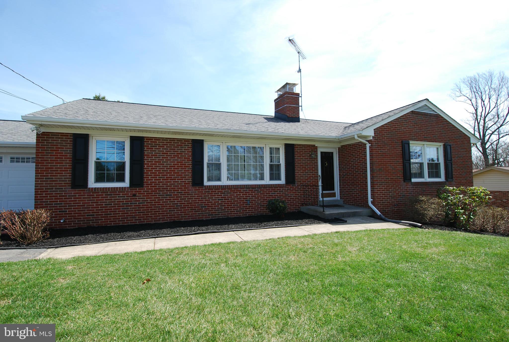 25201 Woodfield Road Damascus, MD 20872 - Photo 18 of 24 Exterior (Front)