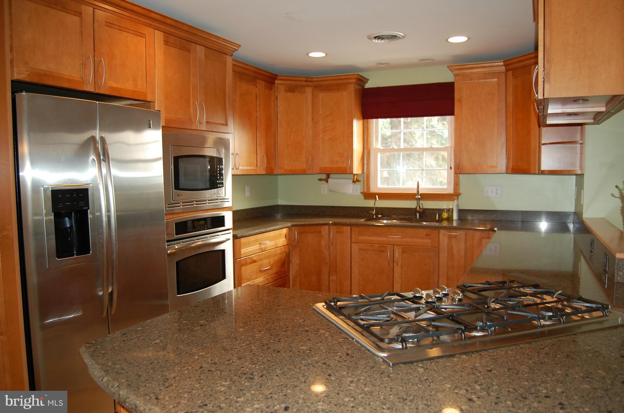 25201 Woodfield Road Damascus, MD 20872 - Photo 3 of 24 Kitchen