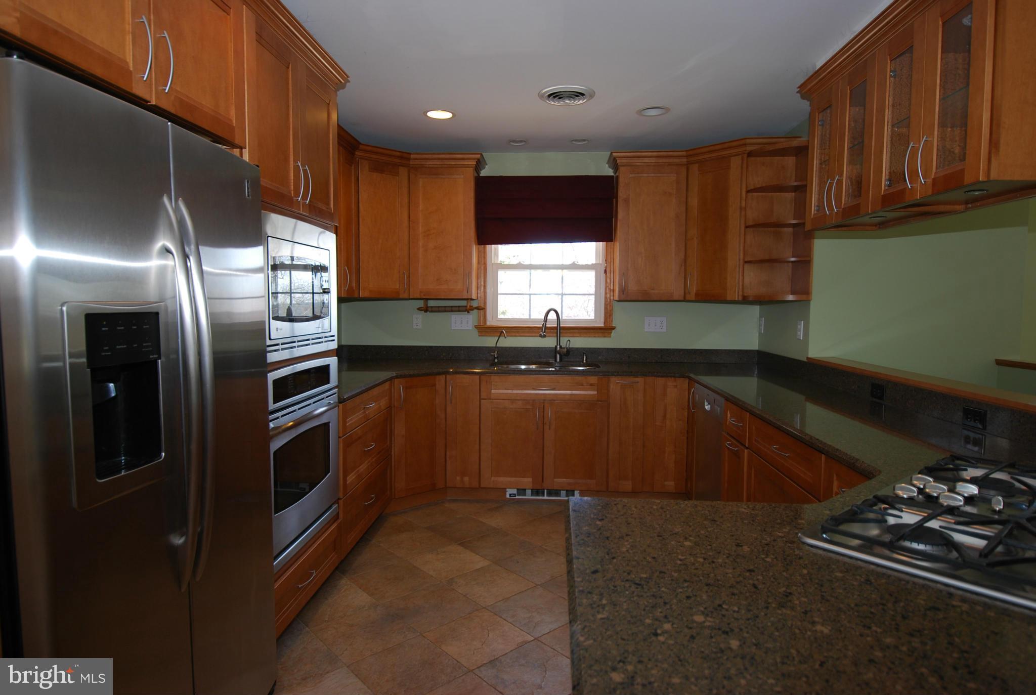25201 Woodfield Road Damascus, MD 20872 - Photo 21 of 24 Kitchen