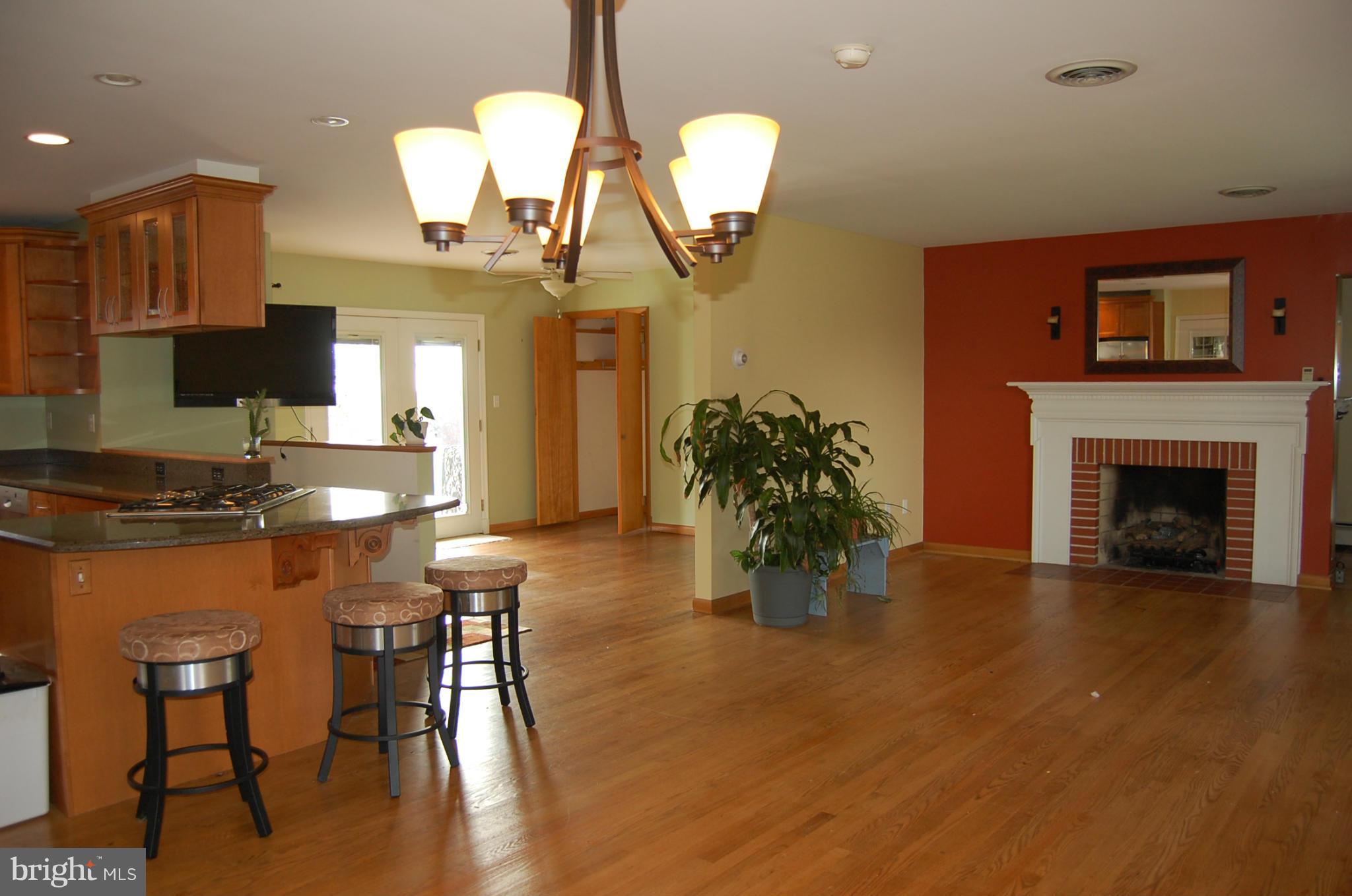 25201 Woodfield Road Damascus, MD 20872 - Photo 6 of 24 Interior (General)