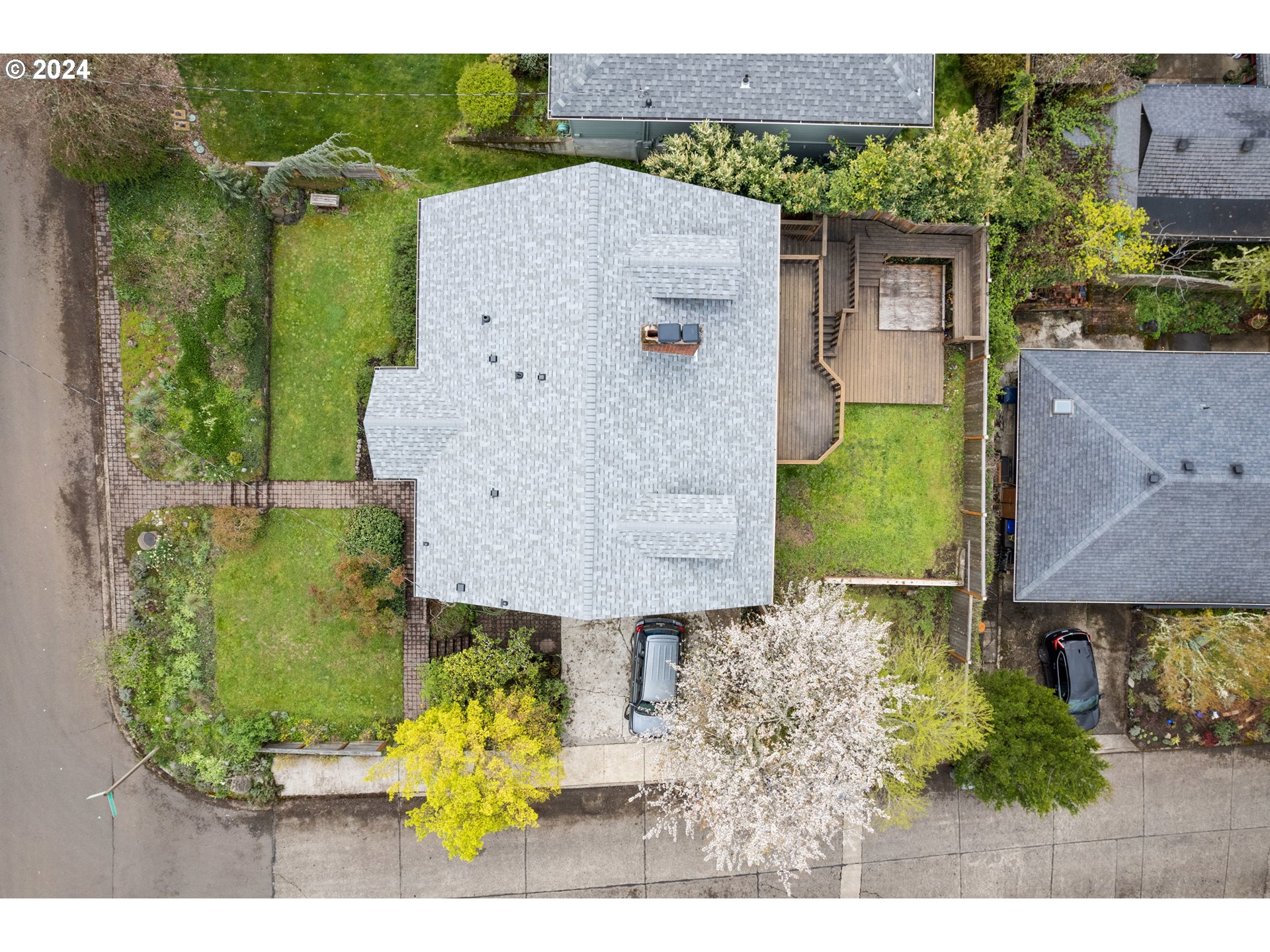 2614 Van Ness Street Eugene, OR 97403 - Photo 33 of 38 an aerial view of a house with a yard