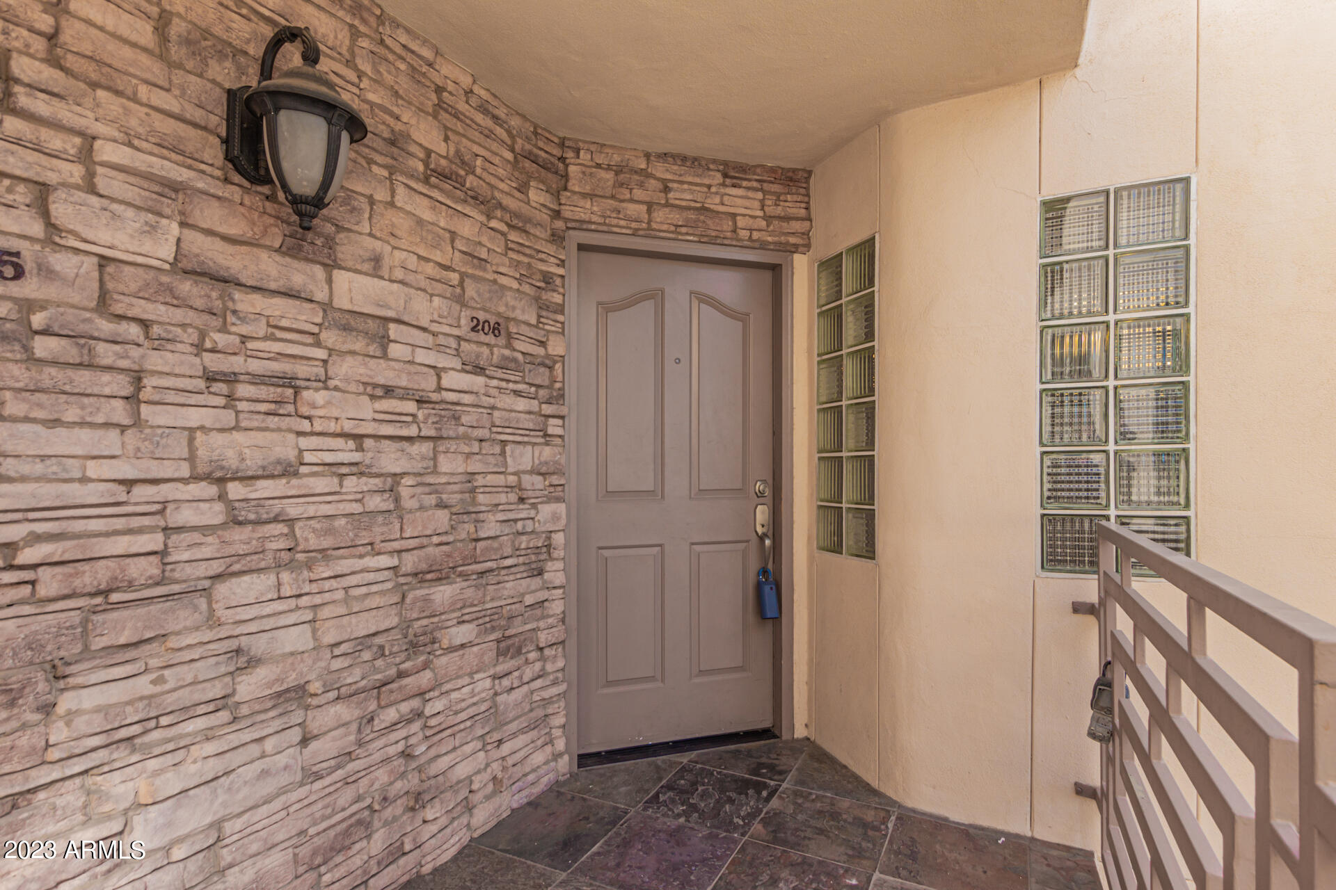 3235 East Camelback Road, Unit 206 Phoenix, AZ 85018 - Photo 12 of 36 0007-07 - Camelback
