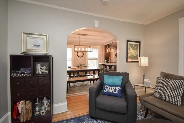 $3,400 | 16 Vaughan Avenue, Unit 2, Newport, RI 02840