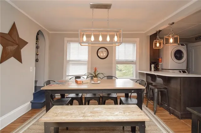 $3,400 | 16 Vaughan Avenue, Unit 2, Newport, RI 02840