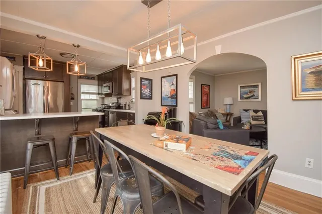 $3,400 | 16 Vaughan Avenue, Unit 2, Newport, RI 02840