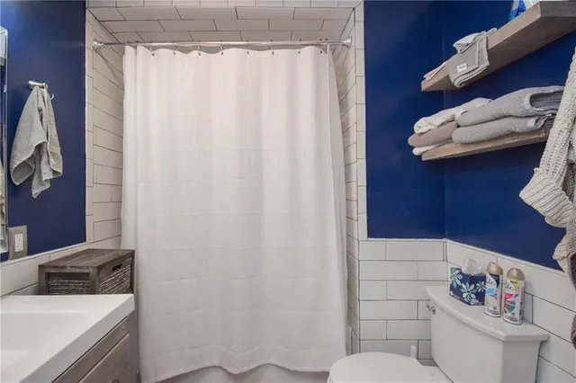 $3,400 | 16 Vaughan Avenue, Unit 2, Newport, RI 02840