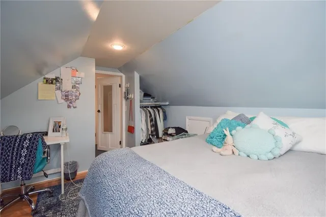 $3,400 | 16 Vaughan Avenue, Unit 2, Newport, RI 02840