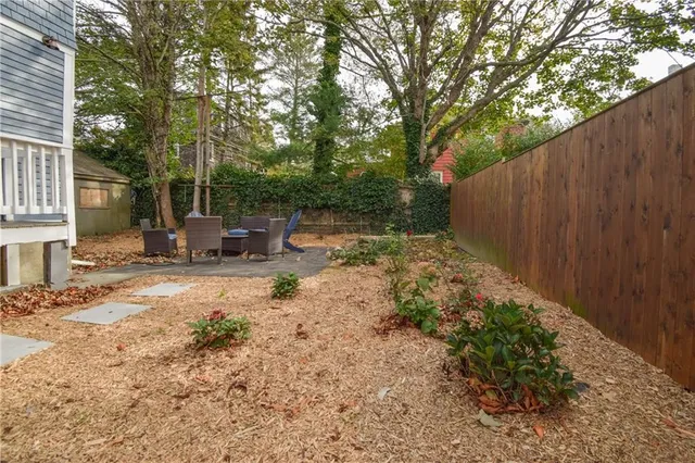 $3,400 | 16 Vaughan Avenue, Unit 2, Newport, RI 02840