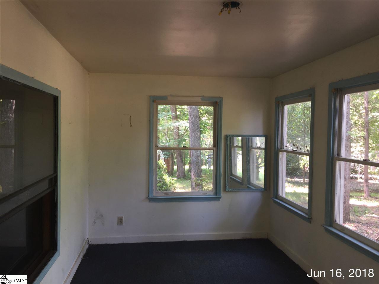 165 Barnyard Road Gray Court, SC 29645 - Photo 5 of 20 Gallery Image 5