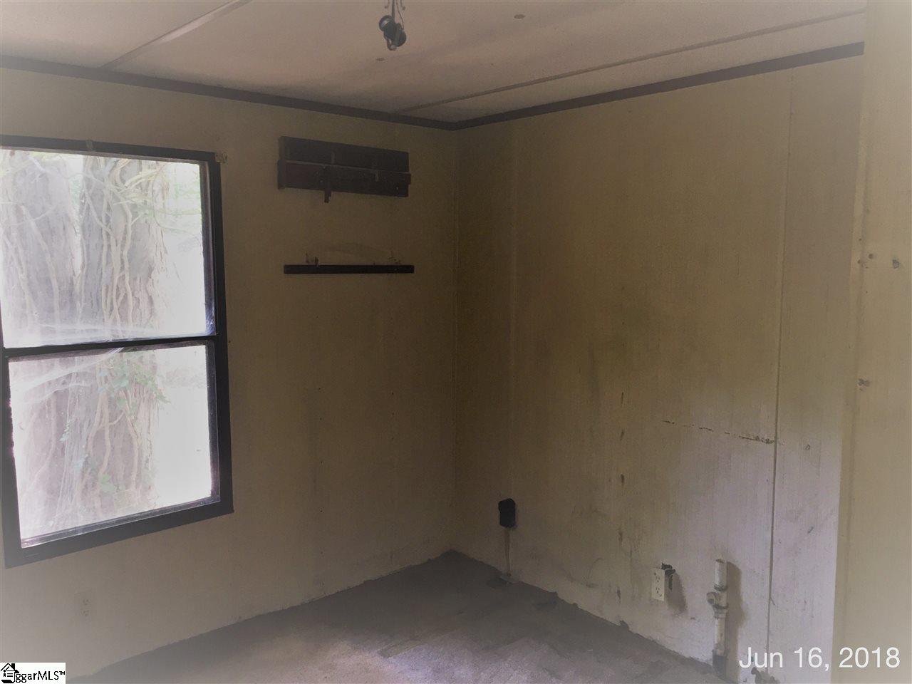 165 Barnyard Road Gray Court, SC 29645 - Photo 6 of 20 Gallery Image 6