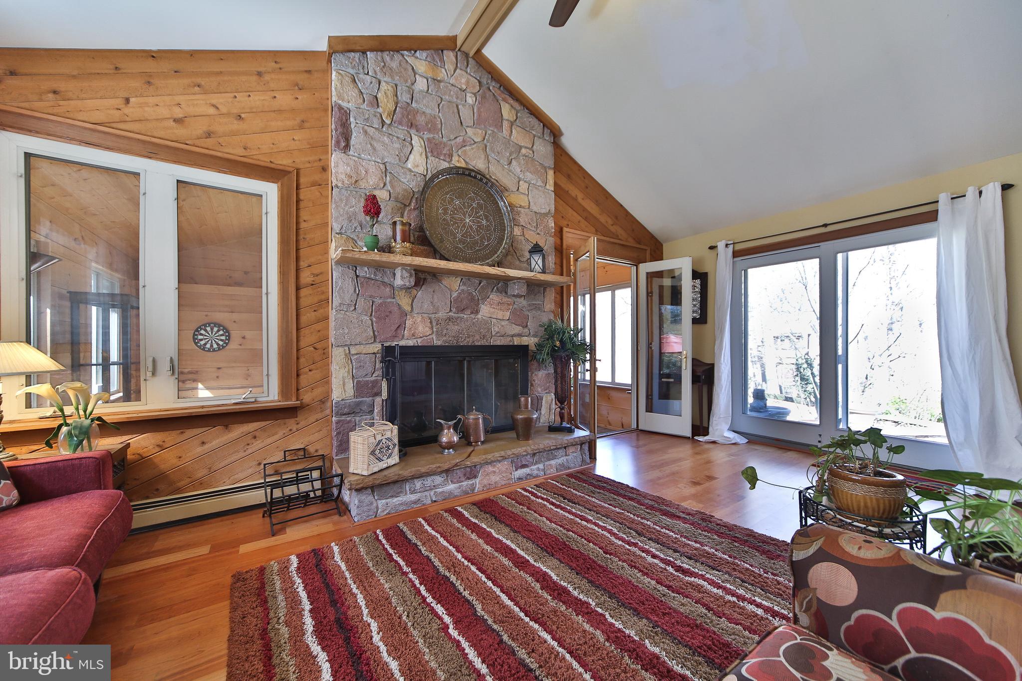 2931 Snake Hill Road Doylestown, PA 18902 - Photo 10 of 33 Living Room