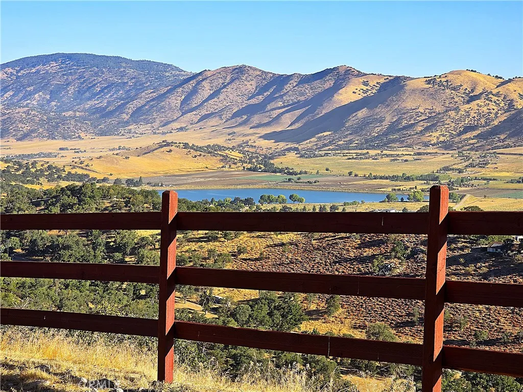 0 Zurich Tehachapi, CA 93561 - Photo 11 of 51 Whether you’re building now or later, this property delivers on every front: scenery, infrastructure, privacy, and peace.
