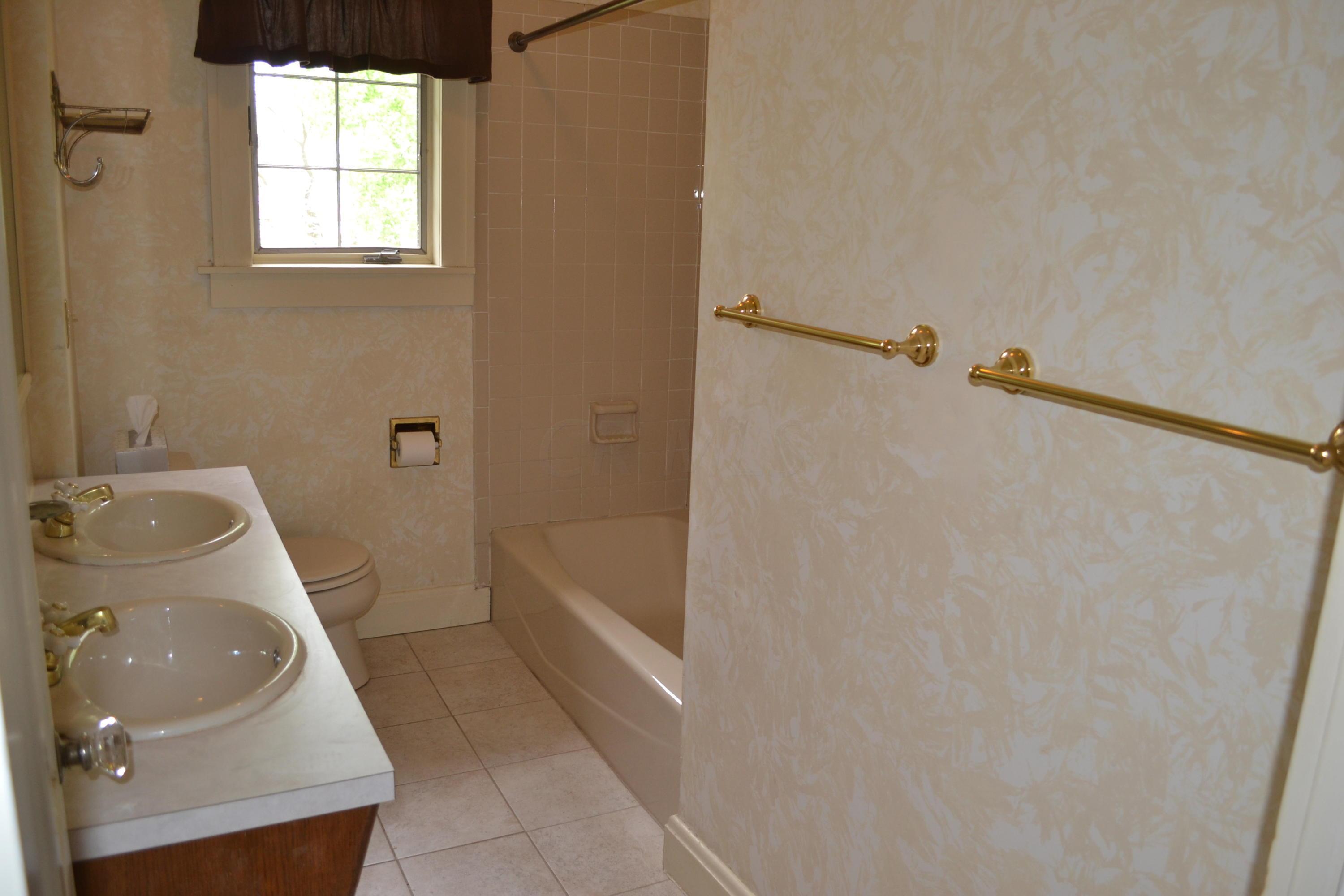 1699 Andover Road Columbus, OH 43212 - Photo 15 of 17